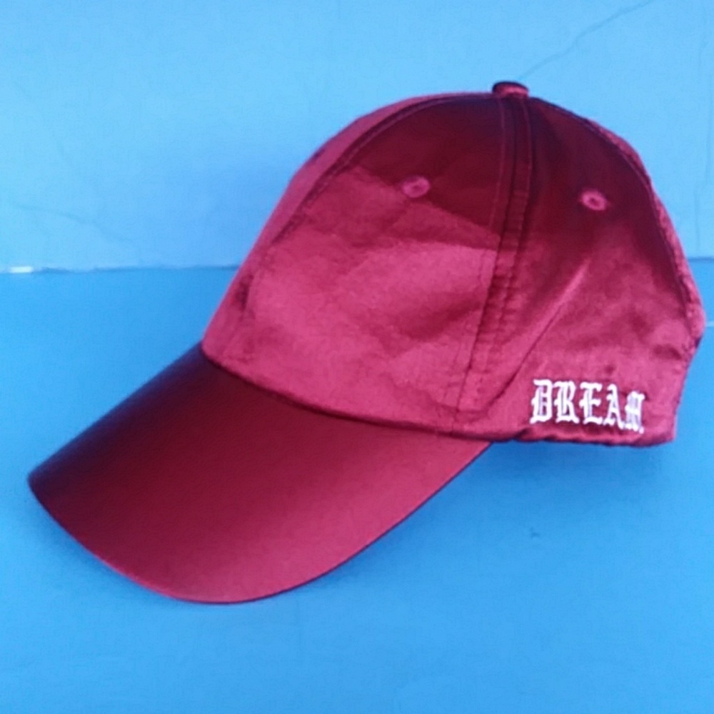 BRAND NEW FOREVER 21 ACTIVE HAT